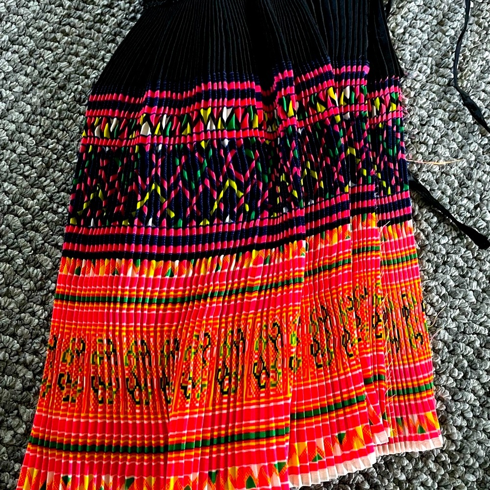 Little girl Hmong lees printed wrap skirt